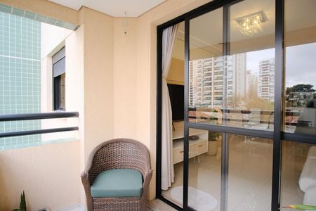 Apartamento à venda com 103m², 3 quartos e 2 vagasVaranda