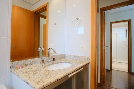 Apartamento à venda com 103m², 3 quartos e 2 vagasBanheiro Social