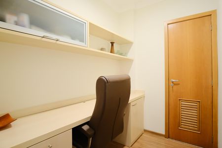 Apartamento à venda com 103m², 3 quartos e 2 vagasEscritório