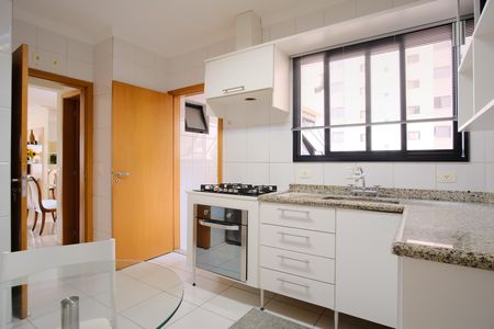 Apartamento à venda com 103m², 3 quartos e 2 vagasCozinha