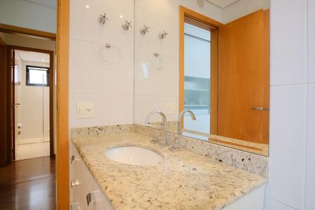 Apartamento à venda com 103m², 3 quartos e 2 vagasBanheiro da Suíte