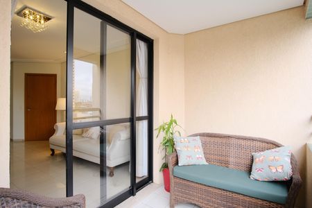 Apartamento à venda com 103m², 3 quartos e 2 vagasVaranda