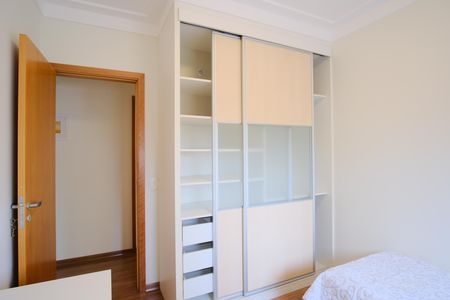 Apartamento à venda com 103m², 3 quartos e 2 vagasQuarto 2