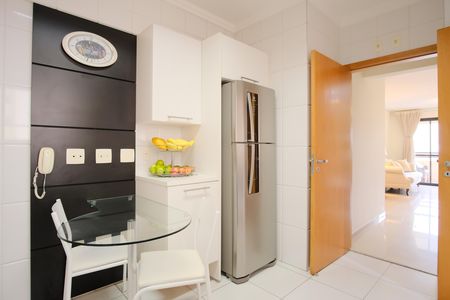 Apartamento à venda com 103m², 3 quartos e 2 vagasCozinha