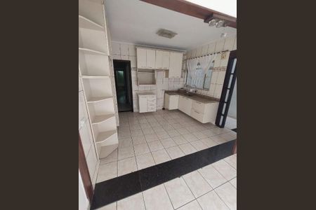 Casa à venda com 150m², 4 quartos e 3 vagas