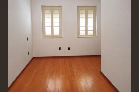 Casa à venda com 128m², 2 quartos e 1 vaga