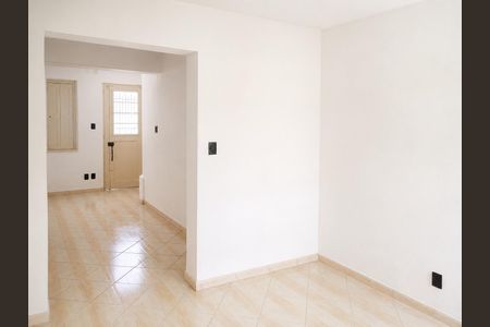 Casa à venda com 128m², 2 quartos e 1 vaga
