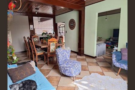 Casa à venda com 4 quartos, 220m² em Pestana, Osasco