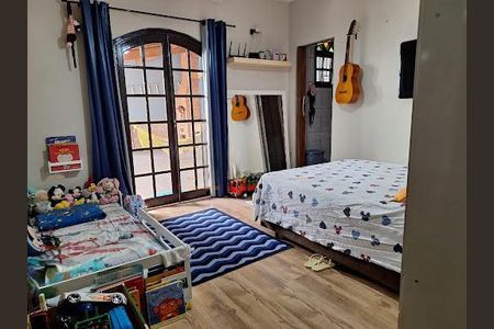 Casa à venda com 4 quartos, 220m² em Pestana, Osasco