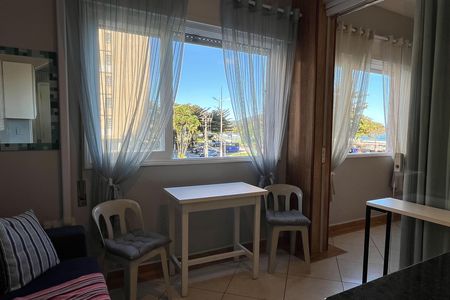 Sala de apartamento para alugar com 1 quarto, 30m² em Embaré, Santos