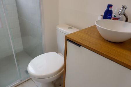 Apartamento à venda com 46m², 2 quartos e 1 vaga Apartamento à venda com 46m², 2 quartos e 1 vagaBanheiro