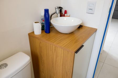 Apartamento à venda com 46m², 2 quartos e 1 vaga Apartamento à venda com 46m², 2 quartos e 1 vagaBanheiro