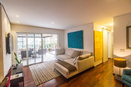 Apartamento para alugar com 141m², 2 quartos e 1 vaga Apartamento para alugar com 141m², 2 quartos e 1 vagaSala