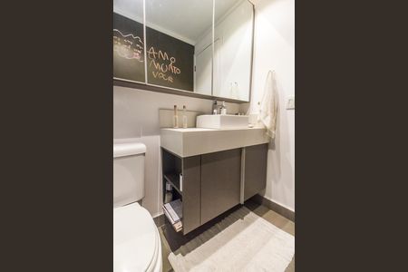 Apartamento para alugar com 141m², 2 quartos e 1 vaga Apartamento para alugar com 141m², 2 quartos e 1 vagaBanheiro da Suíte