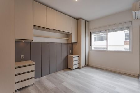Suíte 1 de apartamento à venda com 2 quartos, 69m² em Moinhos de Vento, Porto Alegre