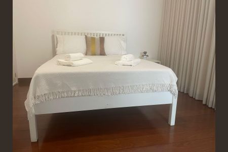 Apartamento à venda com 160m², 4 quartos e 2 vagas Apartamento à venda com 160m², 4 quartos e 2 vagasQuarto