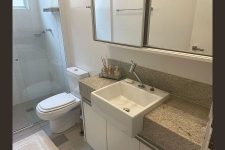 Apartamento à venda com 160m², 4 quartos e 2 vagas Apartamento à venda com 160m², 4 quartos e 2 vagasBanheiro