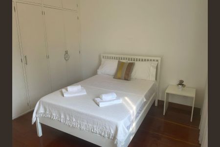 Apartamento à venda com 160m², 4 quartos e 2 vagas Apartamento à venda com 160m², 4 quartos e 2 vagasQuarto