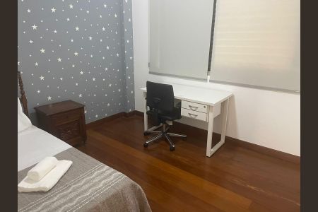 Apartamento à venda com 160m², 4 quartos e 2 vagas Apartamento à venda com 160m², 4 quartos e 2 vagasQuarto