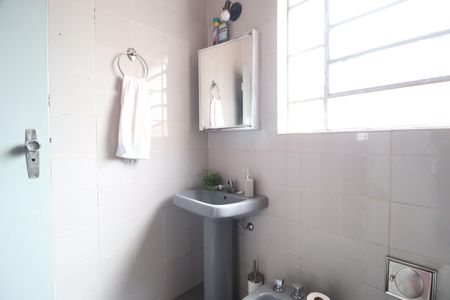 Apartamento para alugar com 60m², 2 quartos e sem vagaBanheiro Social