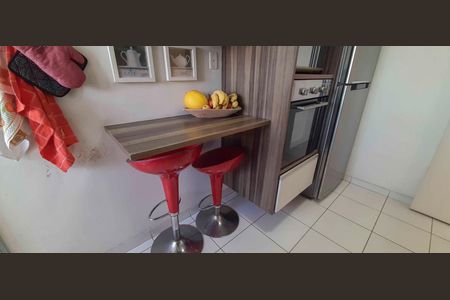 Cozinha de apartamento à venda com 2 quartos, 54m² em Jardim Sarah, São Paulo
