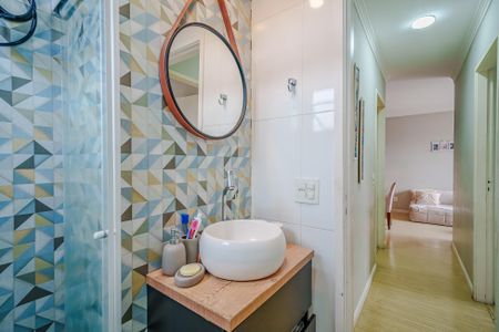 Apartamento à venda com 54m², 2 quartos e 1 vaga Apartamento à venda com 54m², 2 quartos e 1 vagaBanheiro