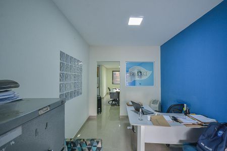 Casa à venda com 220m², 2 quartos e sem vaga Casa à venda com 220m², 2 quartos e sem vagaSala 3