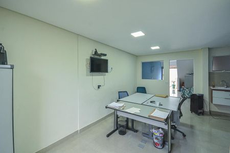 Casa à venda com 220m², 2 quartos e sem vaga Casa à venda com 220m², 2 quartos e sem vagaSala 4