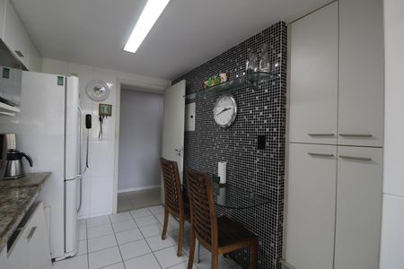 Apartamento para alugar com 77m², 3 quartos e 2 vagasCozinha