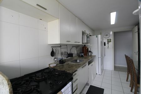 Apartamento para alugar com 77m², 3 quartos e 2 vagasCozinha