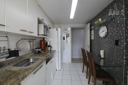 Apartamento para alugar com 77m², 3 quartos e 2 vagasCozinha
