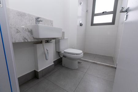 Apartamento à venda com 222m², 3 quartos e 4 vagas Apartamento à venda com 222m², 3 quartos e 4 vagasBANHEIRO QUARTO Nº 2 - SUITE
