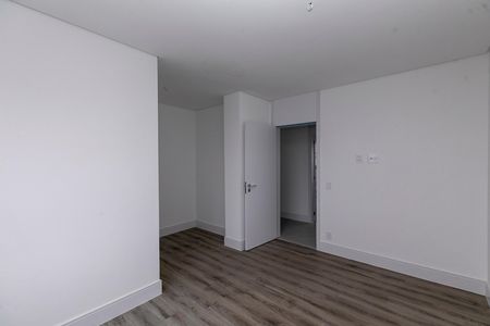 Apartamento à venda com 222m², 3 quartos e 4 vagas Apartamento à venda com 222m², 3 quartos e 4 vagasQUARTO Nº 1 - SUITE
