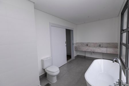 Apartamento à venda com 222m², 3 quartos e 4 vagas Apartamento à venda com 222m², 3 quartos e 4 vagasBANHEIRO QUARTO Nº 3 - SUITE MASTER