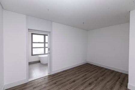 Apartamento à venda com 222m², 3 quartos e 4 vagas Apartamento à venda com 222m², 3 quartos e 4 vagasQUARTO Nº 3 - SUITE MASTER