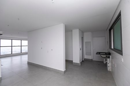 Apartamento à venda com 222m², 3 quartos e 4 vagas Apartamento à venda com 222m², 3 quartos e 4 vagasCOZINHA + ÁREA DE SERVIÇO