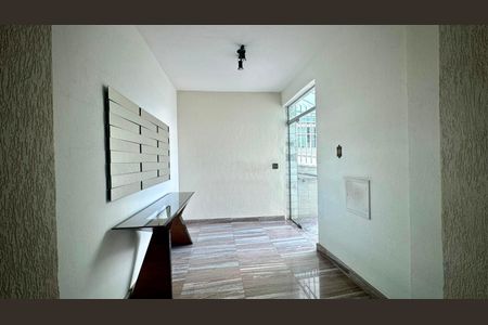 Apartamento à venda com 101m², 3 quartos e 2 vagas Apartamento à venda com 101m², 3 quartos e 2 vagasHall de entrada