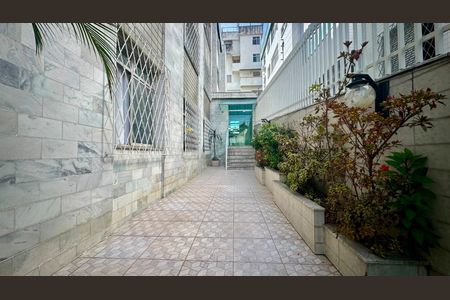 Apartamento à venda com 101m², 3 quartos e 2 vagas Apartamento à venda com 101m², 3 quartos e 2 vagasEntrada do prédio