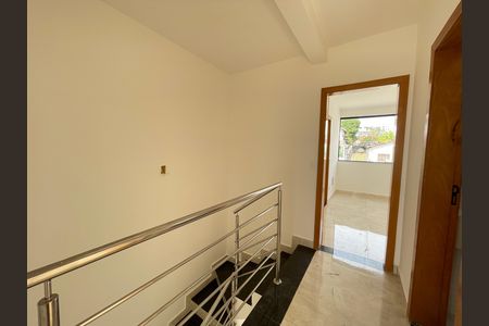 Casa à venda com 3 quartos, 98m² em Santa Branca, Belo Horizonte