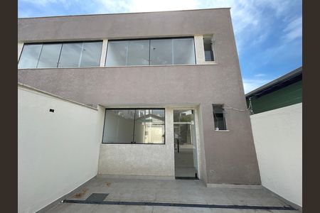 Casa à venda com 3 quartos, 98m² em Santa Branca, Belo Horizonte