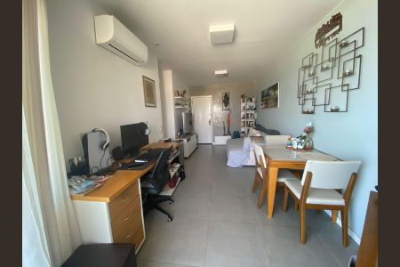 Apartamento à venda com 55m², 1 quarto e 1 vaga Apartamento à venda com 55m², 1 quarto e 1 vagaSala