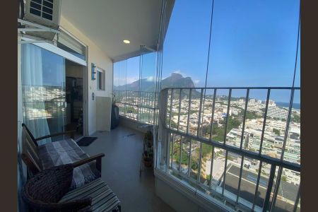 Apartamento à venda com 55m², 1 quarto e 1 vaga Apartamento à venda com 55m², 1 quarto e 1 vagaVaranda