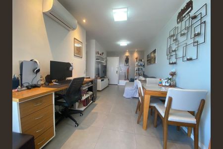 Apartamento à venda com 55m², 1 quarto e 1 vaga Apartamento à venda com 55m², 1 quarto e 1 vagaSala
