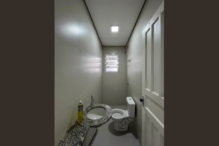 Banheiro de casa de condomínio para alugar com 1 quarto, 38m² em Cursino, São Paulo