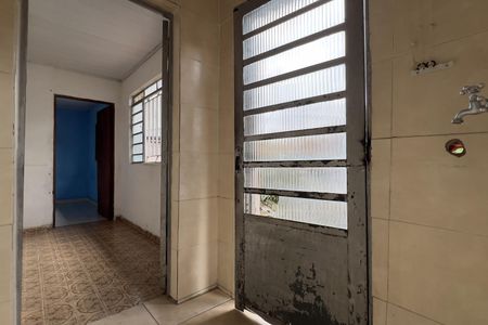 Cozinha e Área de Serviço de casa para alugar com 1 quarto, 55m² em Jardim Munhoz, Guarulhos