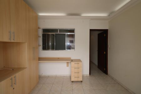 Casa à venda com 158m², 3 quartos e 1 vaga Casa à venda com 158m², 3 quartos e 1 vagaEscritório