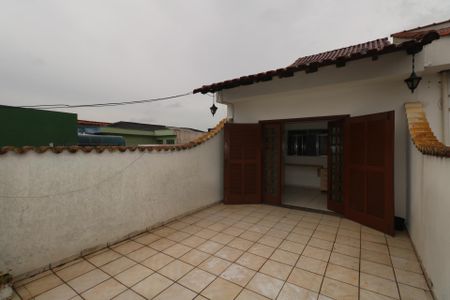 Casa à venda com 158m², 3 quartos e 1 vaga Casa à venda com 158m², 3 quartos e 1 vagaVaranda