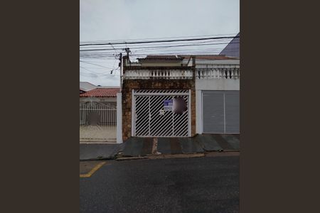Casa à venda com 158m², 3 quartos e 1 vaga Casa à venda com 158m², 3 quartos e 1 vagaFachada