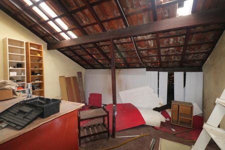 Casa à venda com 158m², 3 quartos e 1 vaga Casa à venda com 158m², 3 quartos e 1 vagaSótão