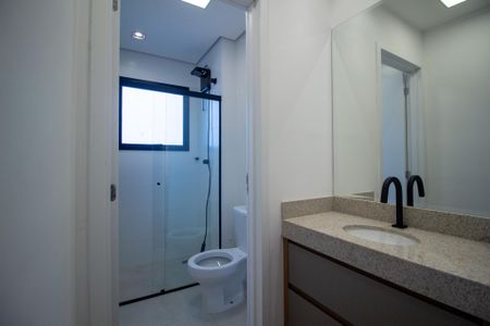 Apartamento para alugar com 62m², 2 quartos e 2 vagas Apartamento para alugar com 62m², 2 quartos e 2 vagasBanheiro